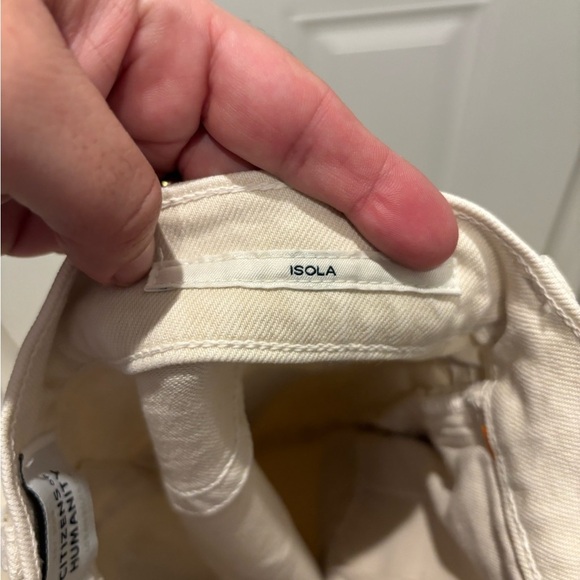 Citizens Of Humanity Isola Mid Rise Cropped Boot
In Almondette - Picture 8 of 10